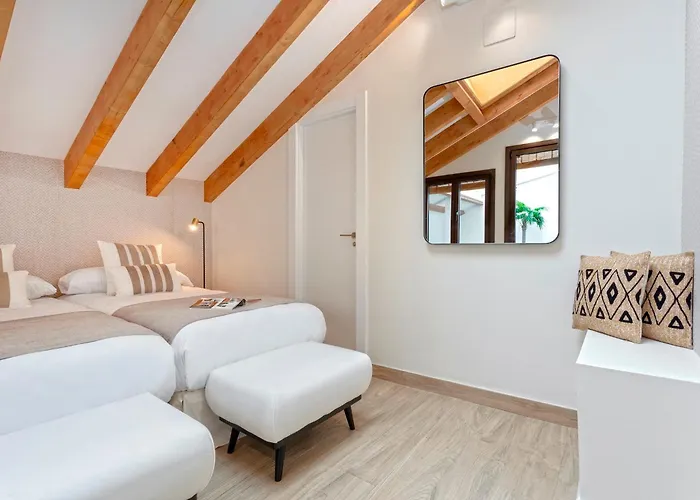 Genteel Plaza Del Realejo *